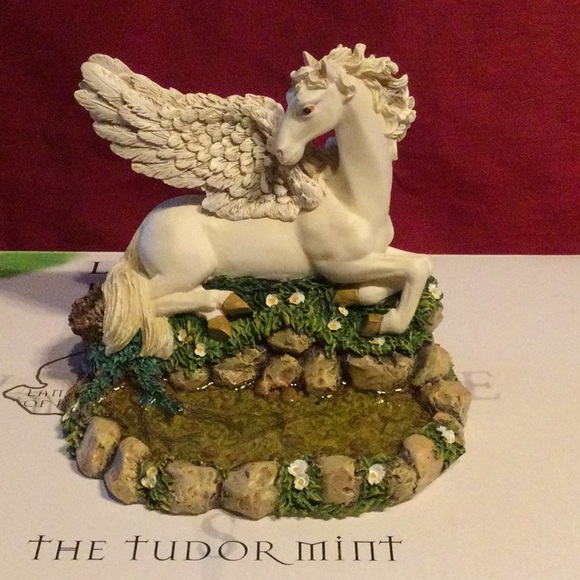 Small Pegasus - Picture 1 of 8
